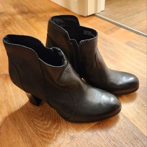 Born zip side heeled boots, black, size 6.5